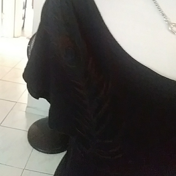 SALE! Hot & Delicious peacock black top - Picture 3 of 8